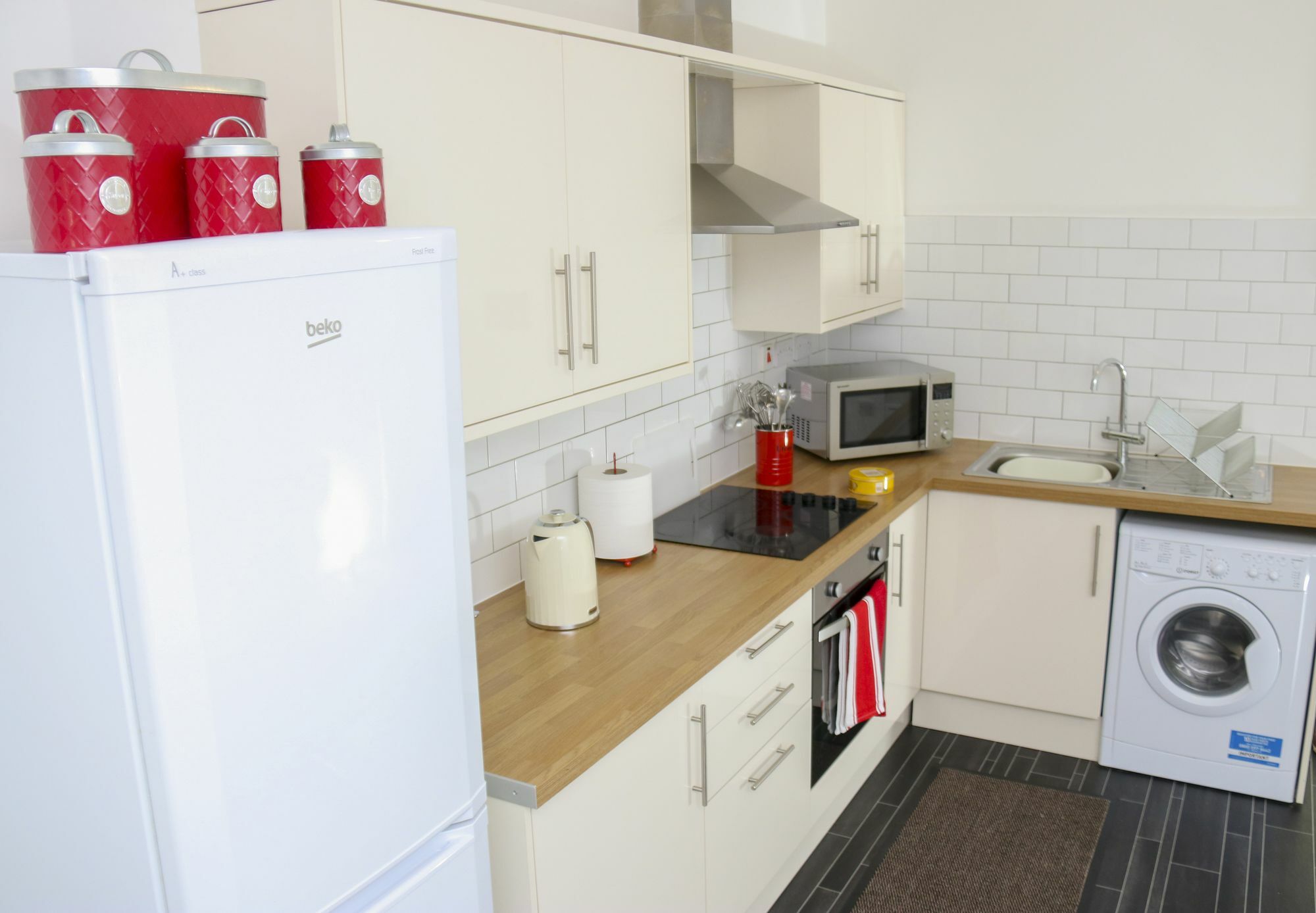 Aisiki Living: Flexible With Free Wi-fi And Parking Apartment *
