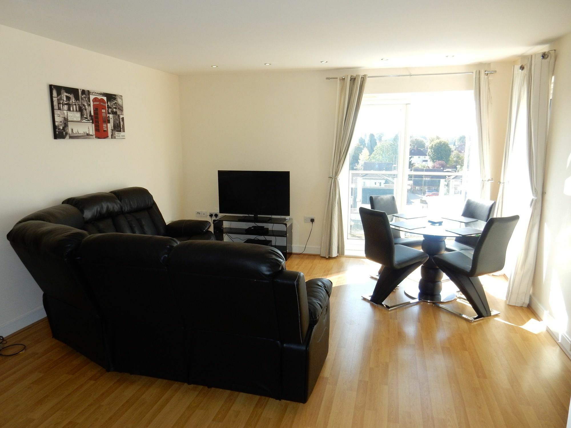 Mayfair Court *